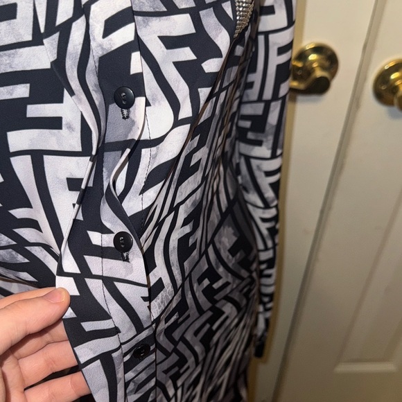 Stylish Black and White Button Down Shirt - Picture 9 of 16